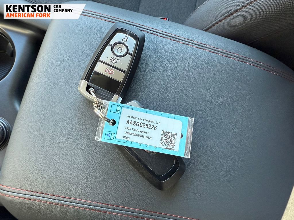 Used 2025 Ford Explorer Active image 40