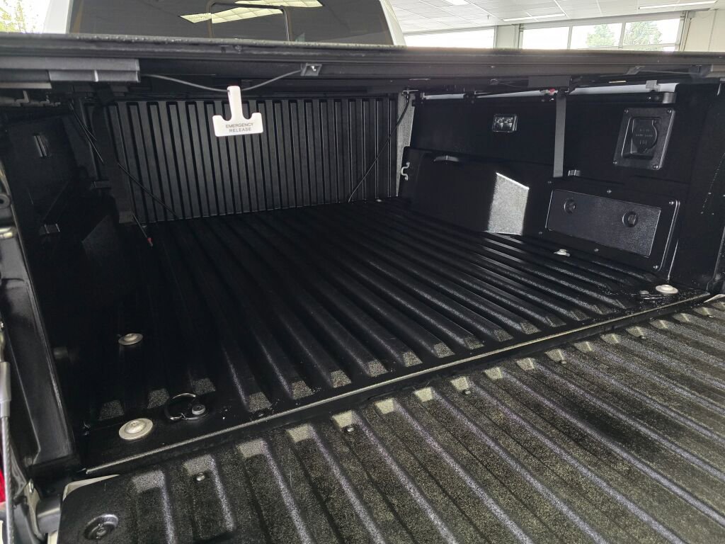 Used 2024 Toyota Tacoma TRD Sport w/ TRD Sport Upgrade Package image 16
