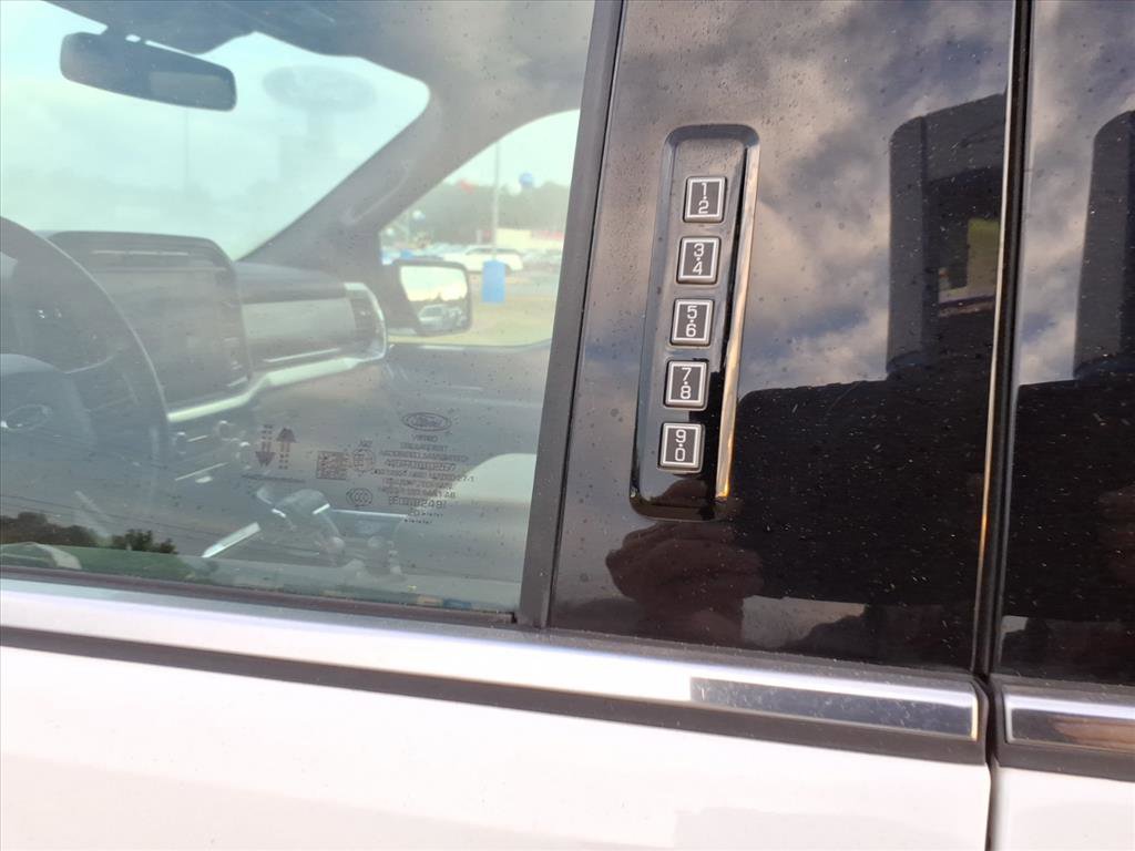 Used 2021 Ford F150 Lariat w/ Max Trailer Tow Package image 8