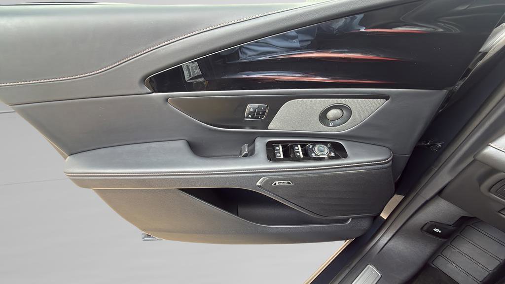 Used 2024 Lincoln Nautilus Reserve w/ Equipment Group 202A image 19