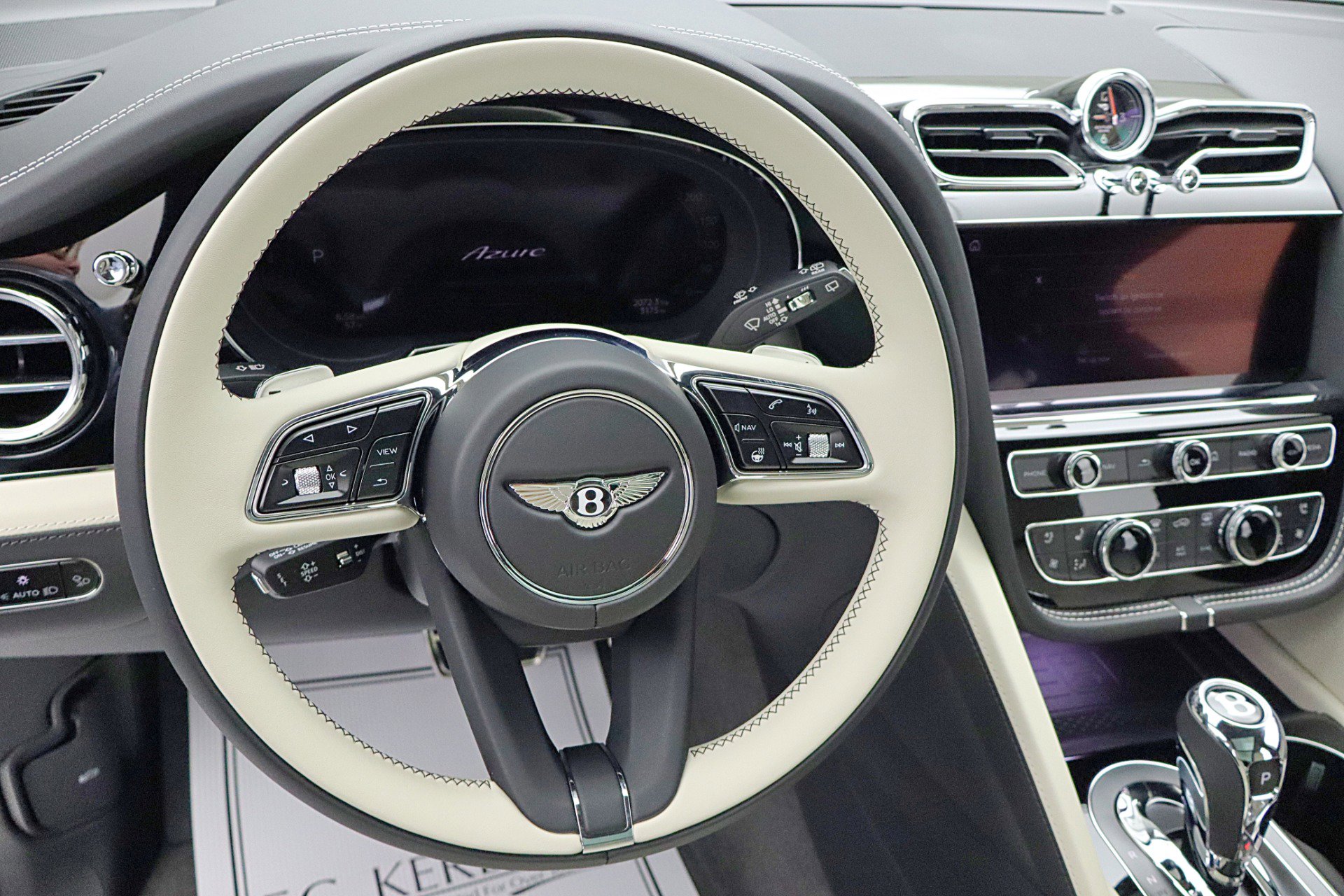 Used 2024 Bentley Bentayga Extended Wheelbase image 30