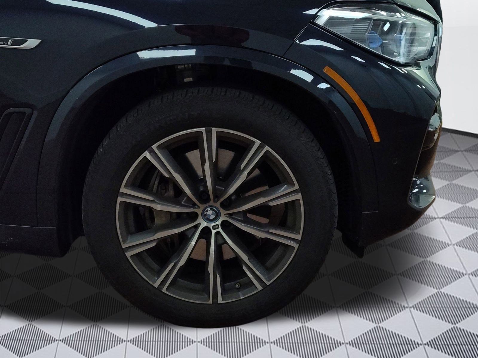 Certified 2023 BMW X5 xDrive45e w/ Executive Package image 11