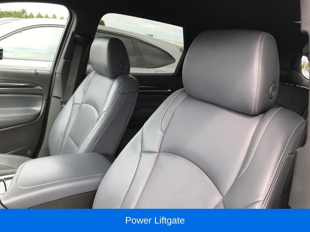 Used 2023 Buick Enclave Essence image 5