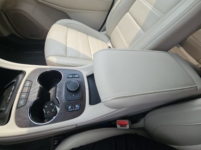 Used 2020 GMC Acadia Denali w/ LPO, Floor Liner Package FWD image 30