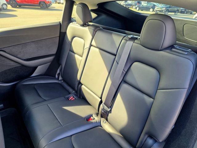 Used 2023 Tesla Model Y Long Range image 30