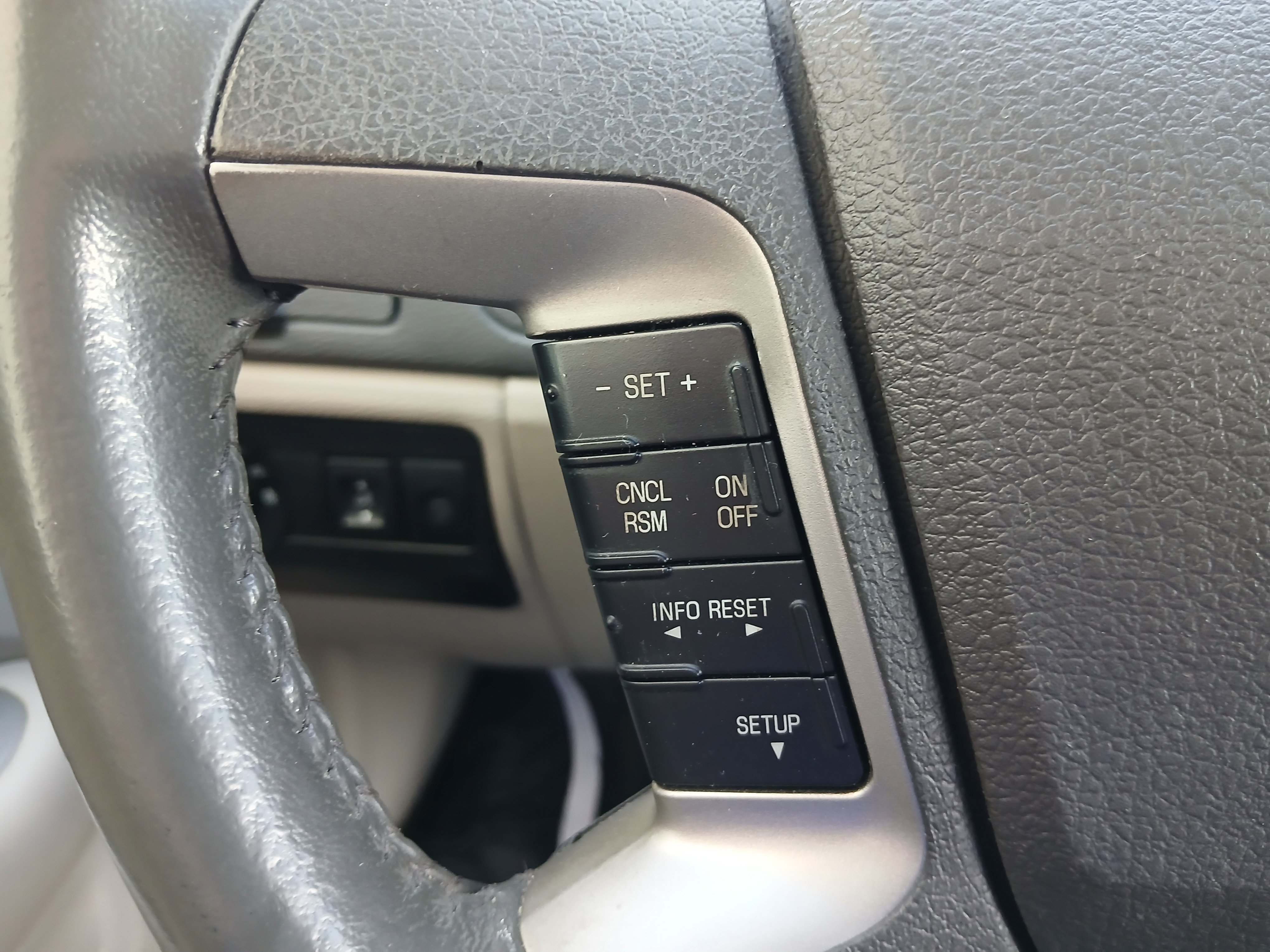 Used 2010 Ford Fusion Hybrid FWD image 11