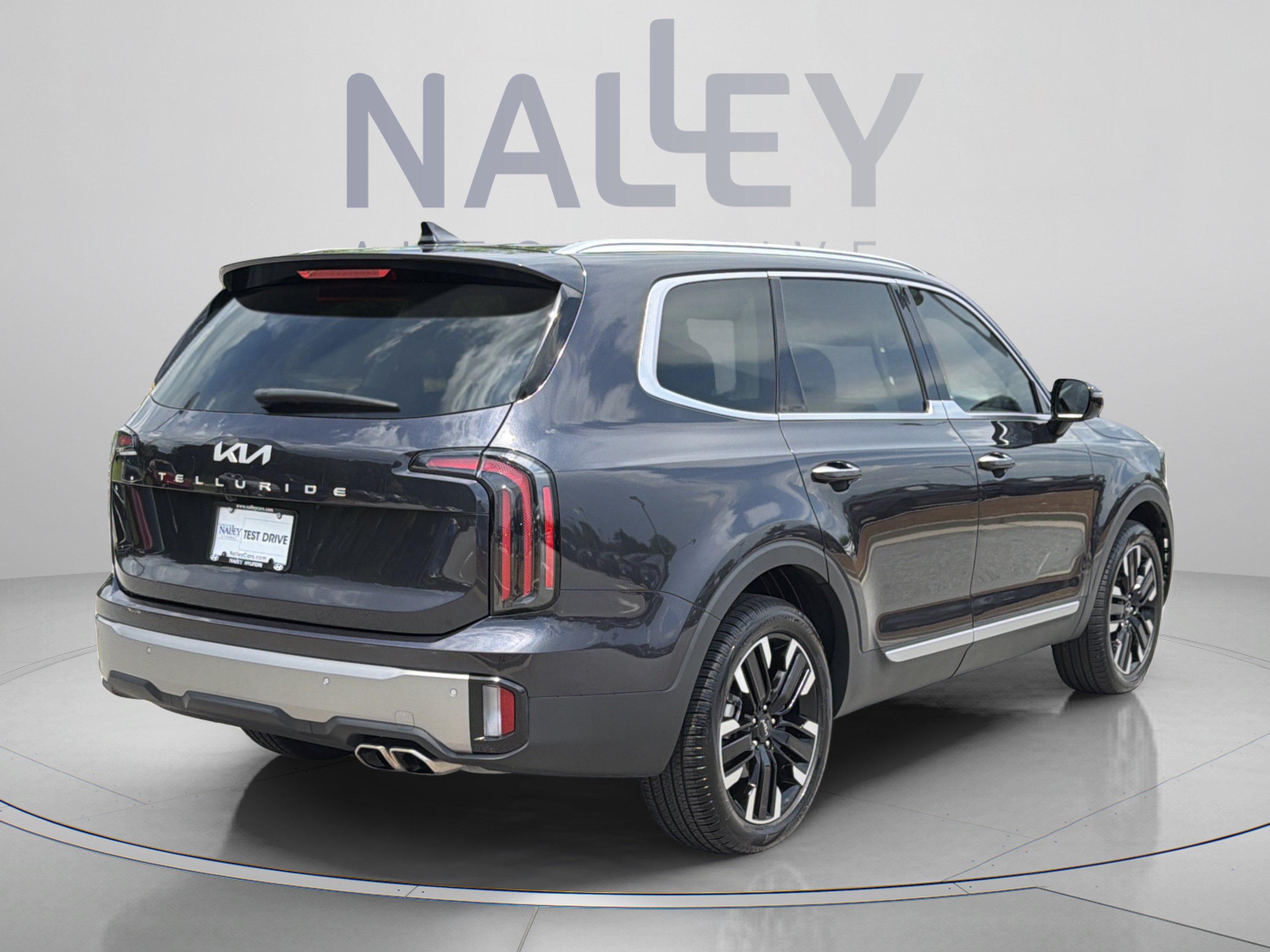 Used 2025 Kia Telluride SX w/ SX Captain's Chair Package FWD image 5