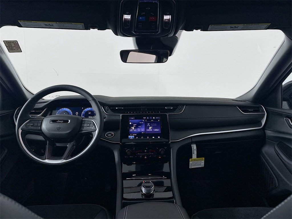 New 2025 Jeep Grand Cherokee Altitude image 24