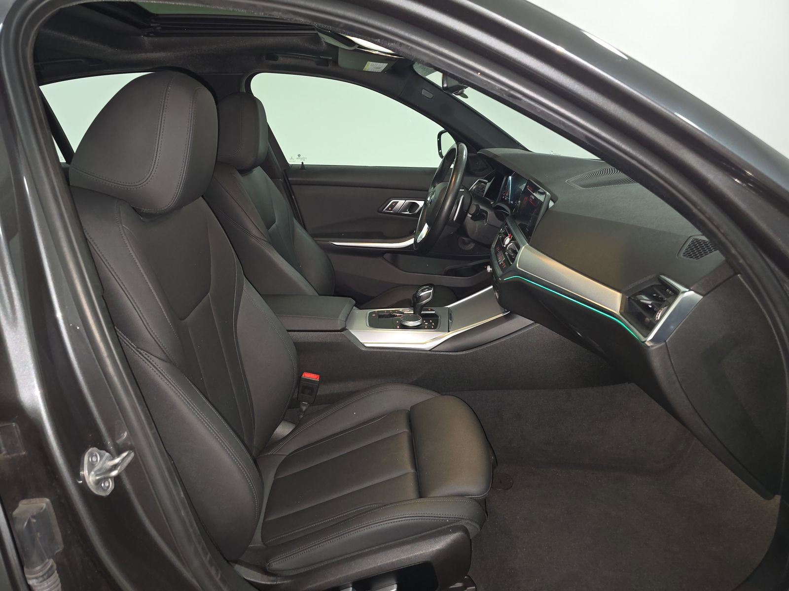 Used 2021 BMW 330i Sedan w/ Convenience Package image 15