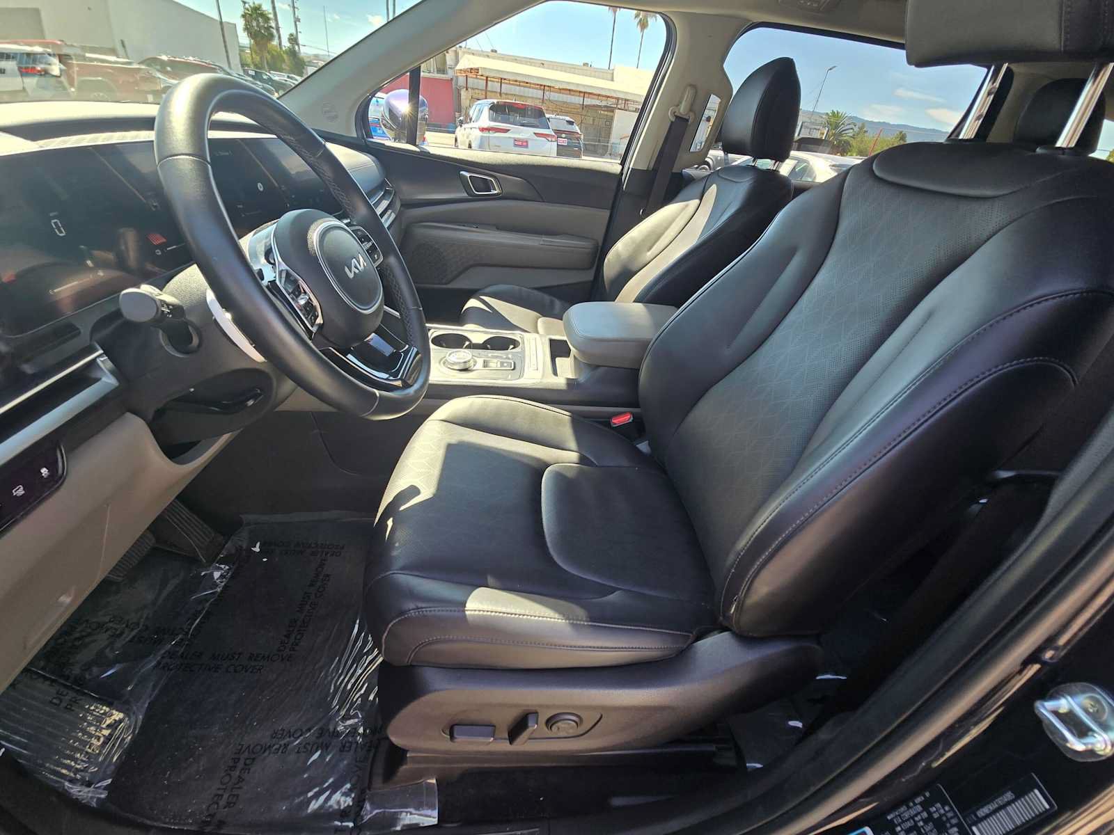 Used 2026 Kia Carnival LXS FWD image 22