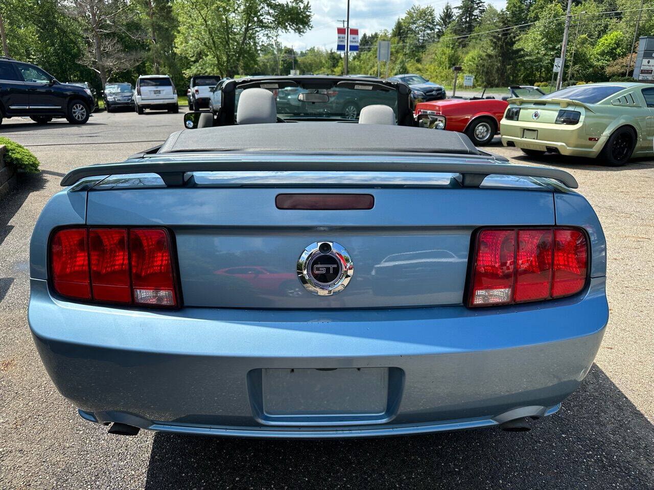 Used 2006 Ford Mustang GT RWD image 5