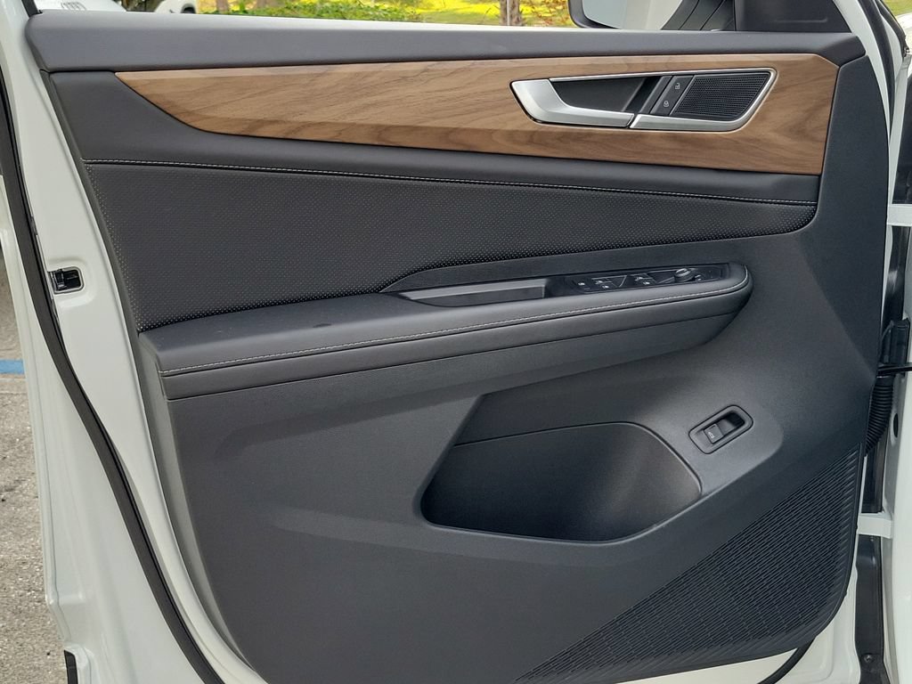 Certified 2026 Volkswagen Atlas SE FWD image 27