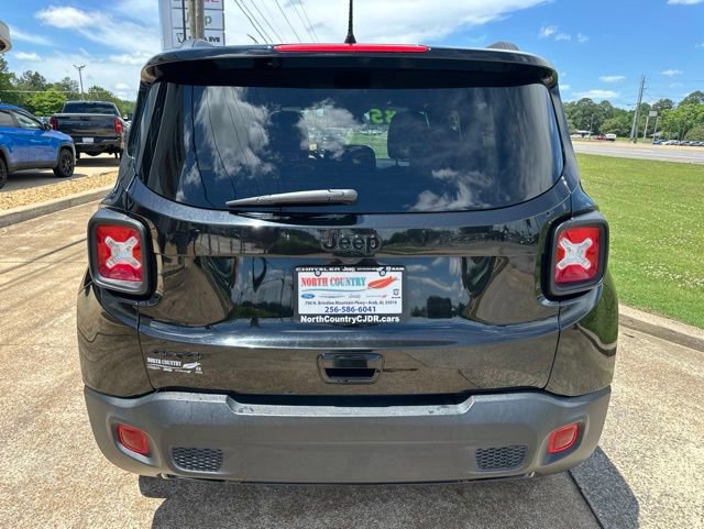 Used 2022 Jeep Renegade Altitude AWD/4WD image 6