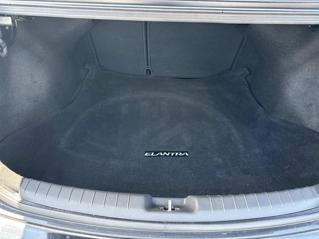 Used 2018 Hyundai Elantra Value Edition FWD image 10