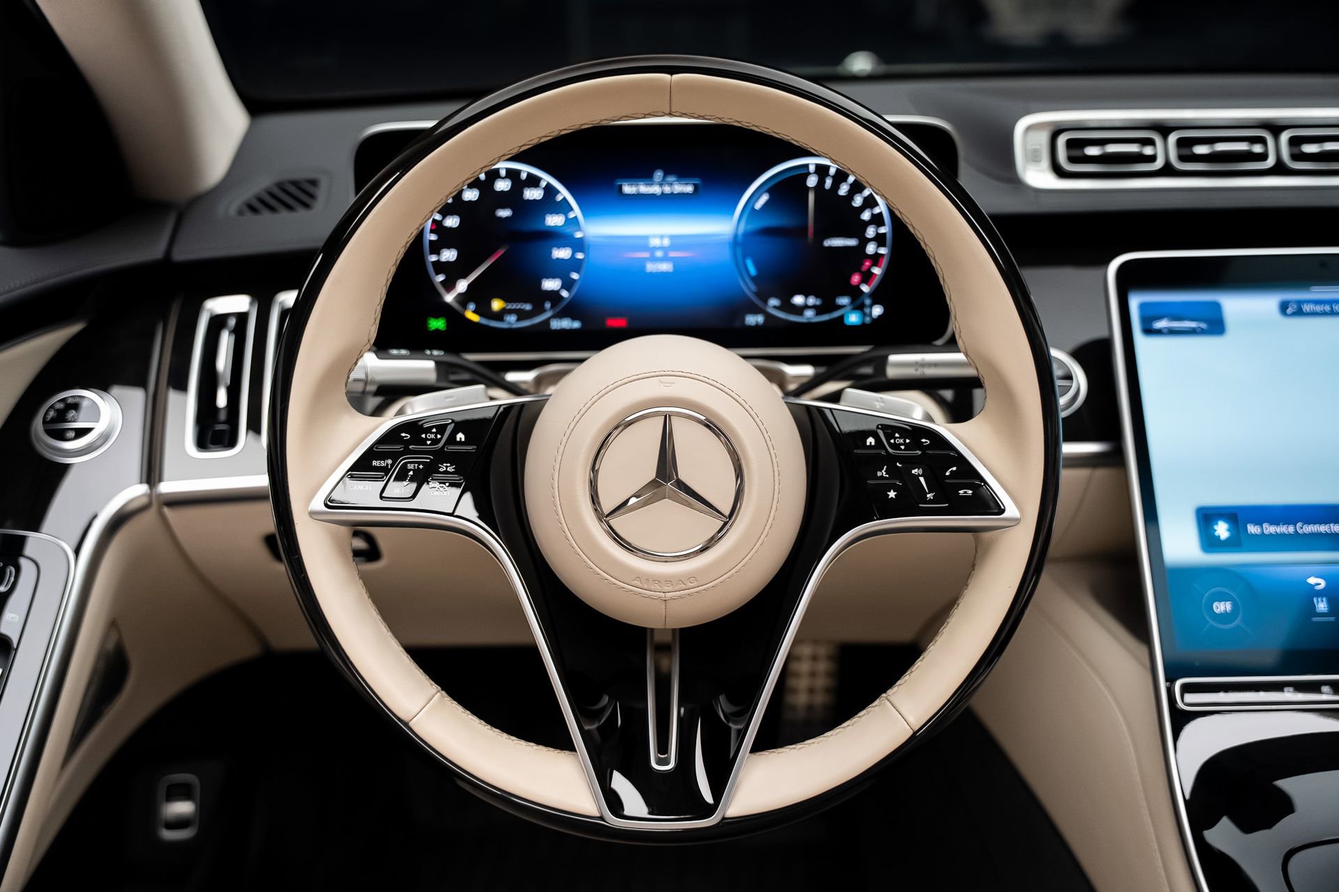Used 2024 Mercedes-Benz S 580e 4MATIC Sedan w/ AMG Line image 44