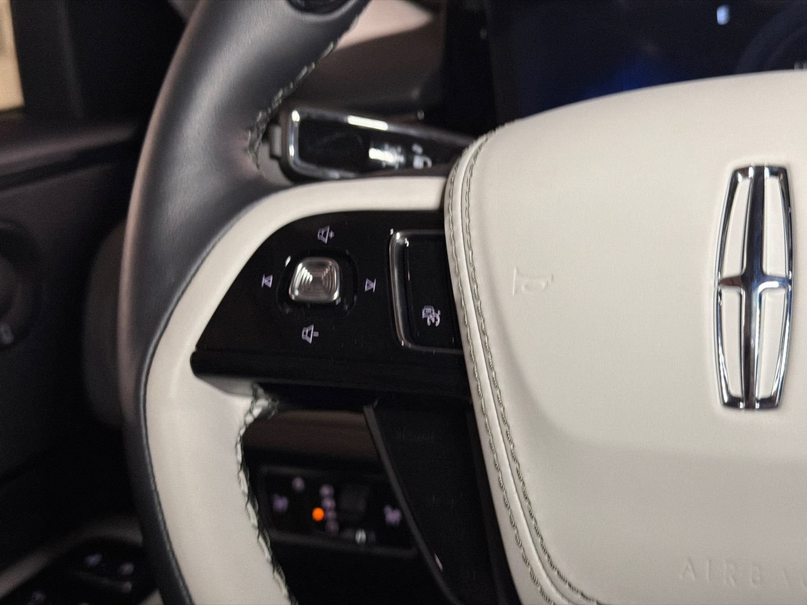 New 2026 Lincoln Aviator Reserve AWD/4WD image 22