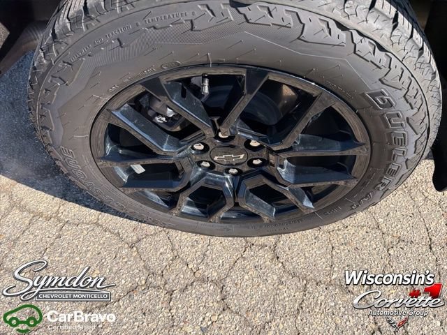 Used 2025 Chevrolet Colorado Z71 w/ Technology Package AWD/4WD image 24
