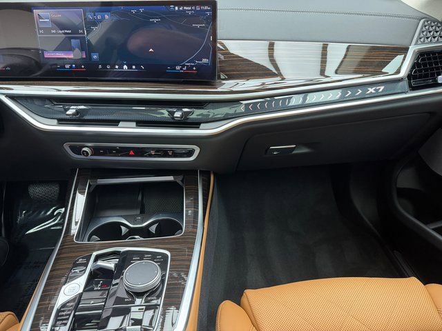 Used 2026 BMW X7 xDrive40i AWD/4WD image 17