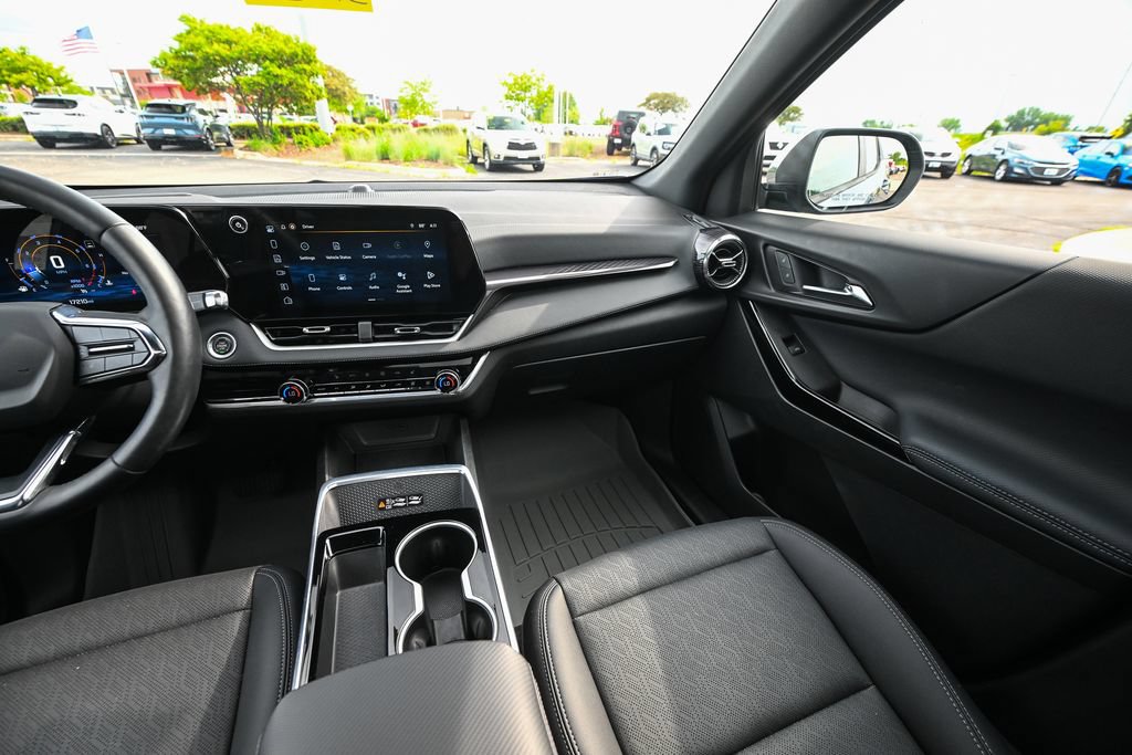 Used 2025 Chevrolet Equinox LT w/ Convenience Package II FWD image 33