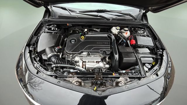 Used 2025 Chevrolet Malibu RS image 32