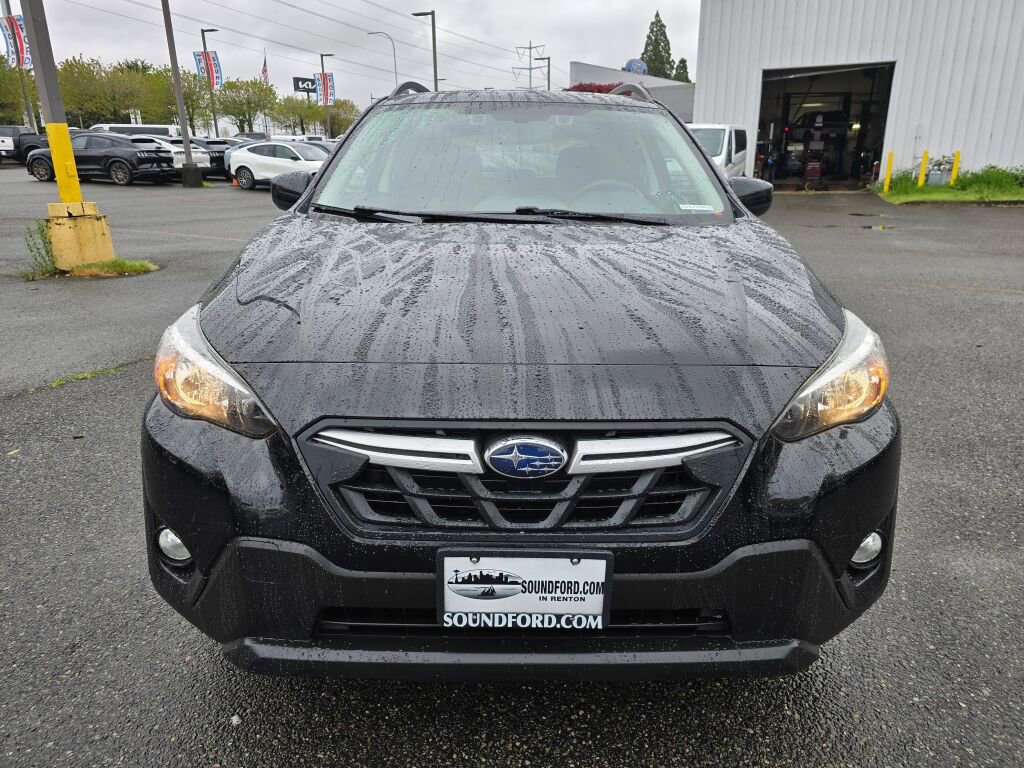 Used 2021 Subaru Crosstrek 2.0i Premium w/ Moonroof Package AWD/4WD image 2