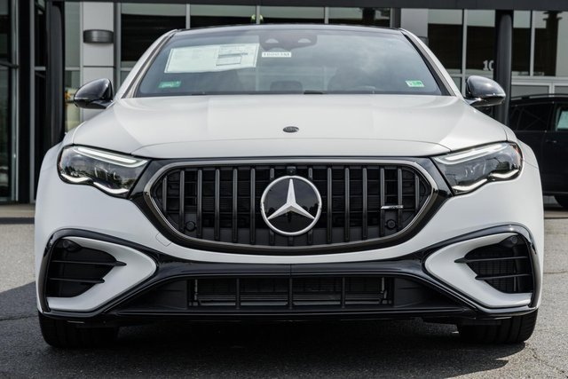New 2026 Mercedes-Benz E 53 AMG e 4MATIC Sedan image 2
