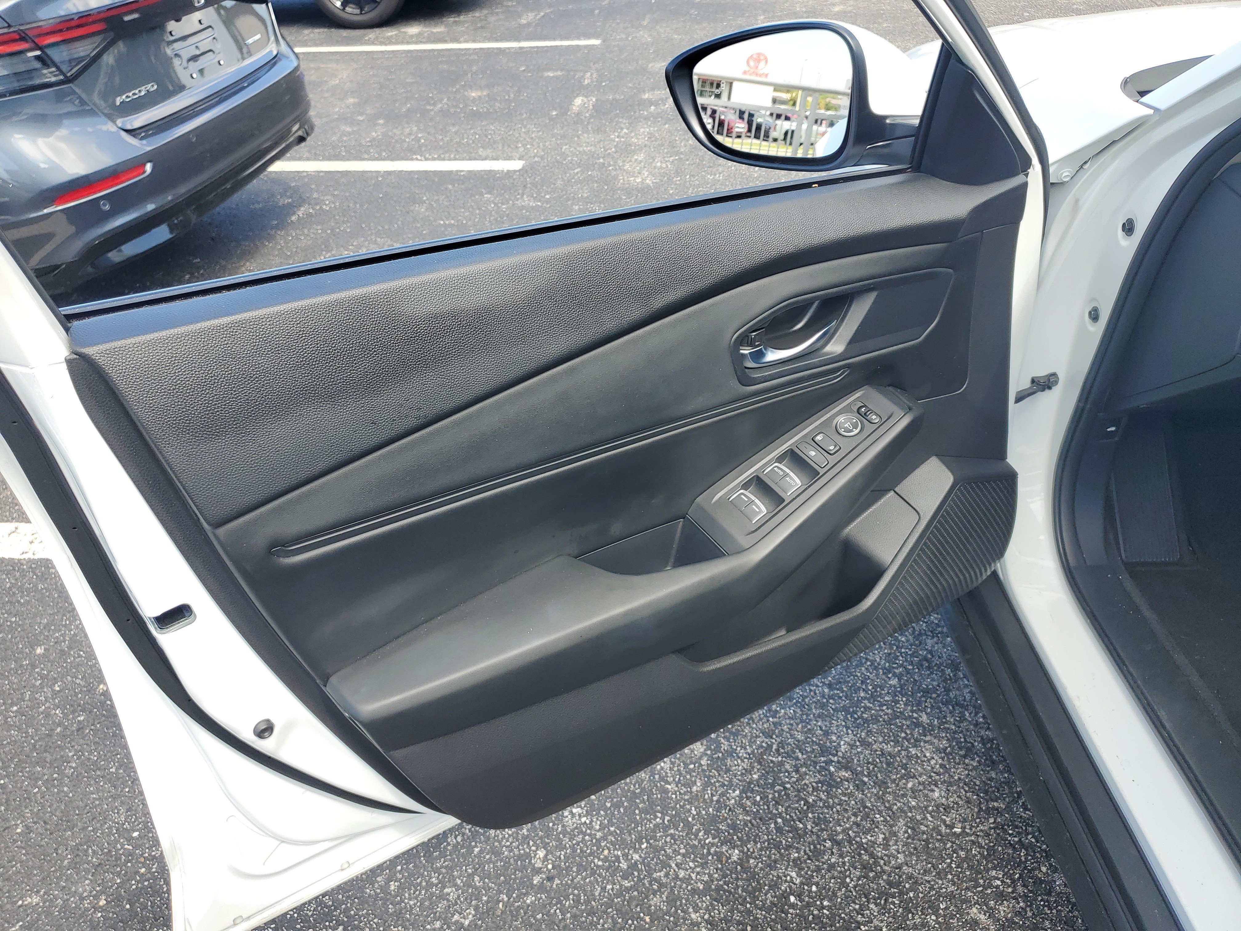 Used 2023 Honda Accord EX image 23