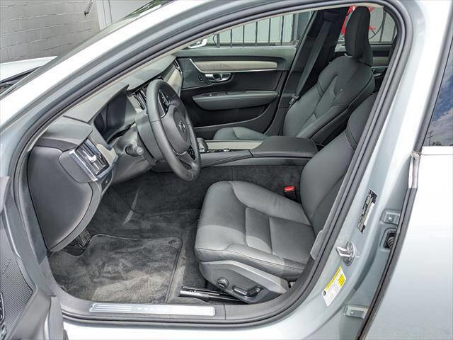 Used 2025 Volvo S90 B6 Plus AWD/4WD image 9