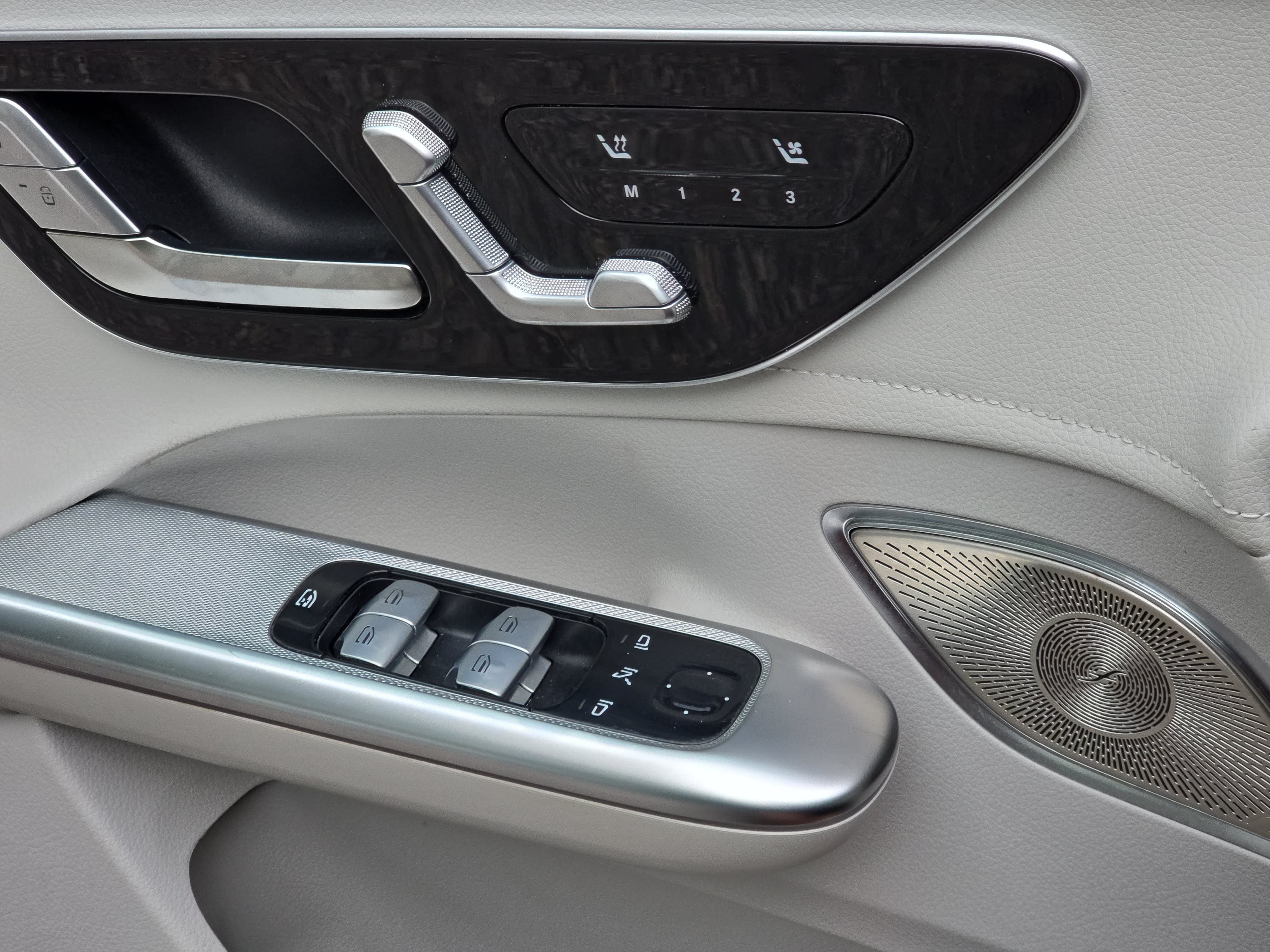 Certified 2023 Mercedes-Benz EQE 350+ SUV image 28