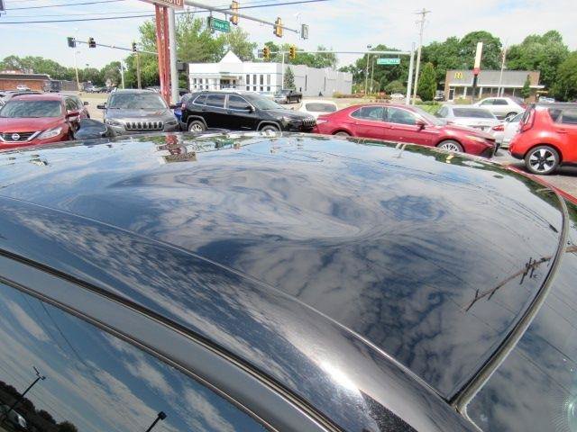 Used 2023 Dodge Charger SXT RWD image 18