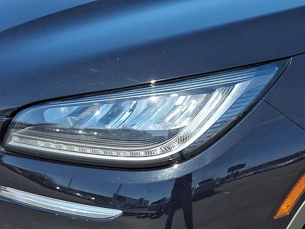 Used 2023 Lincoln Corsair AWD w/ Equipment Group 101A image 9
