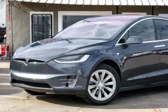 Used 2018 Tesla Model X 100D AWD/4WD image 6