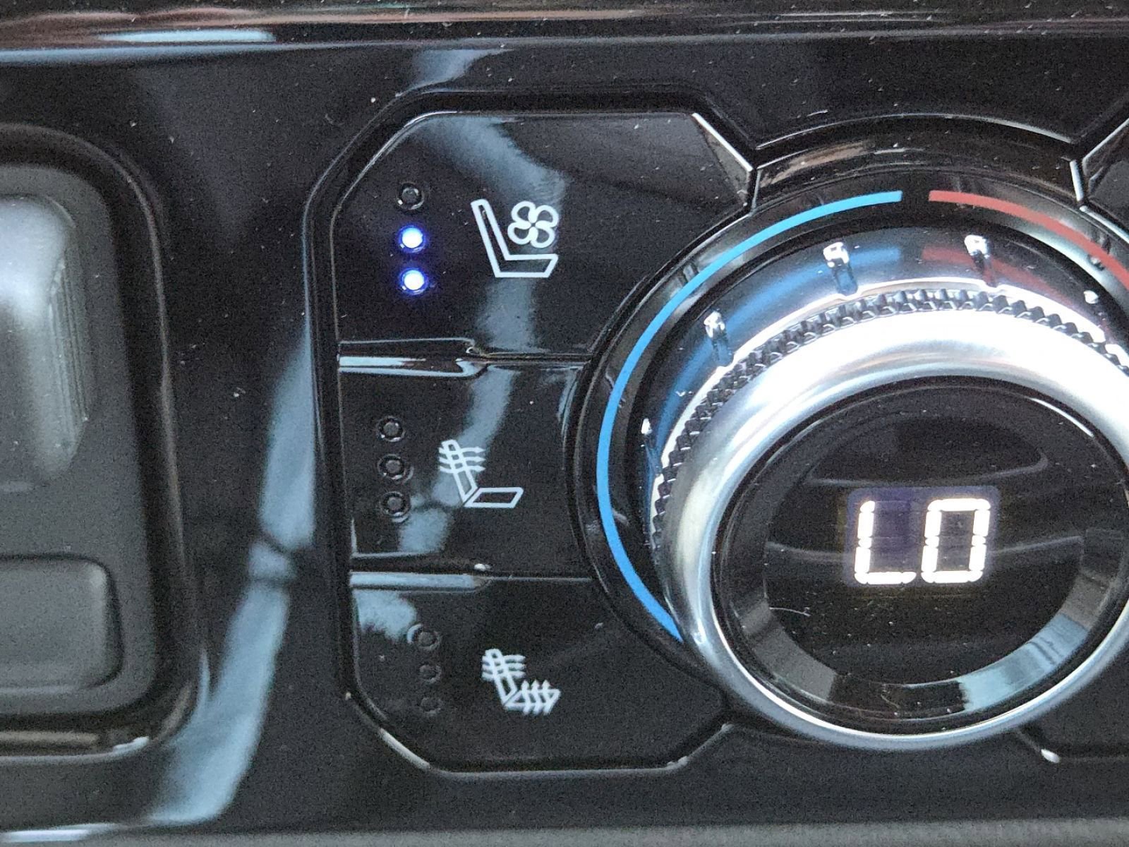 New 2026 GMC Sierra 2500 SLT w/ SLT Premium Package image 11