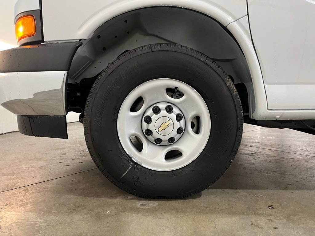 New 2025 Chevrolet Express 3500 w/ Power Convenience Package RWD image 15