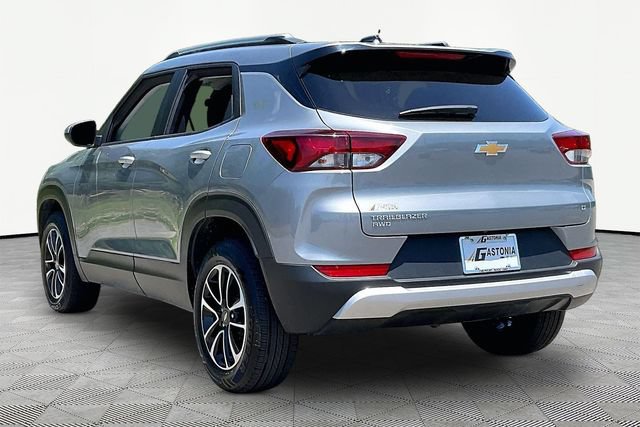 Used 2025 Chevrolet TrailBlazer LT AWD/4WD image 4