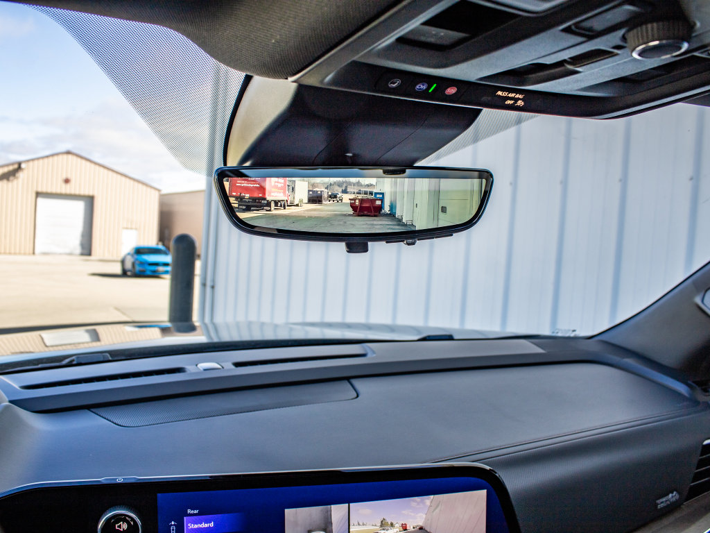 Used 2025 Chevrolet Suburban High Country image 39