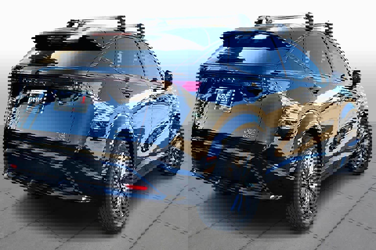 Used 2023 Nissan Ariya AWD image 12