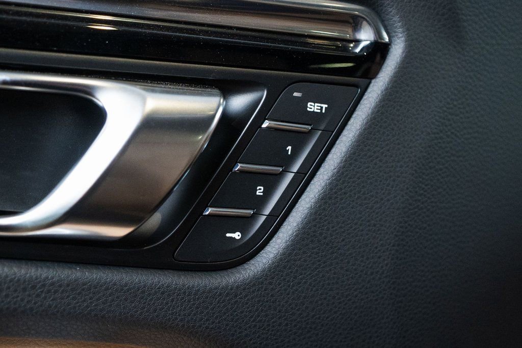 New 2026 Porsche Macan image 19