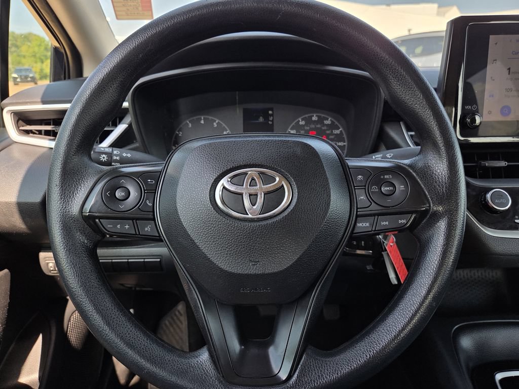 Used 2023 Toyota Corolla LE FWD image 25