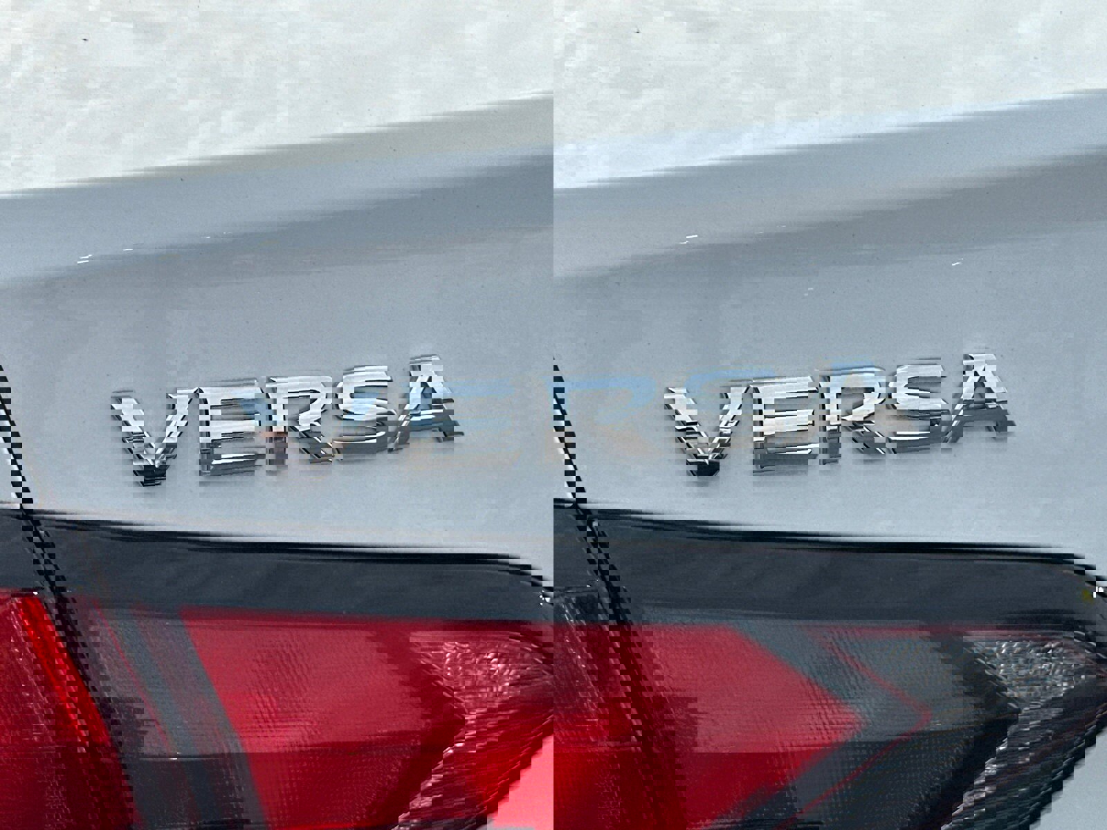 Used 2024 Nissan Versa S w/ Trunk Package image 31