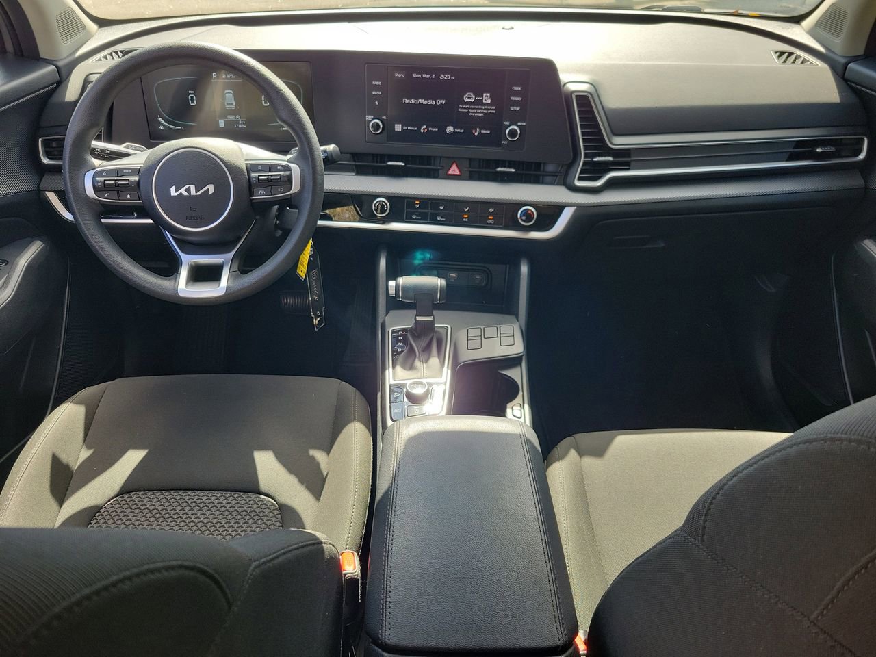 Used 2025 Kia Sportage LX image 11