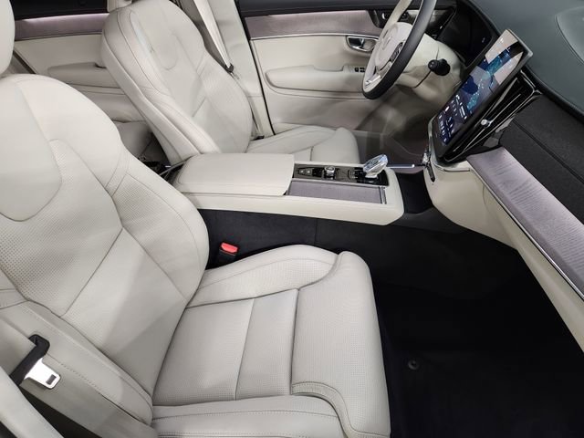 New 2026 Volvo XC90 B6 Ultra w/ Protection Package AWD/4WD image 3