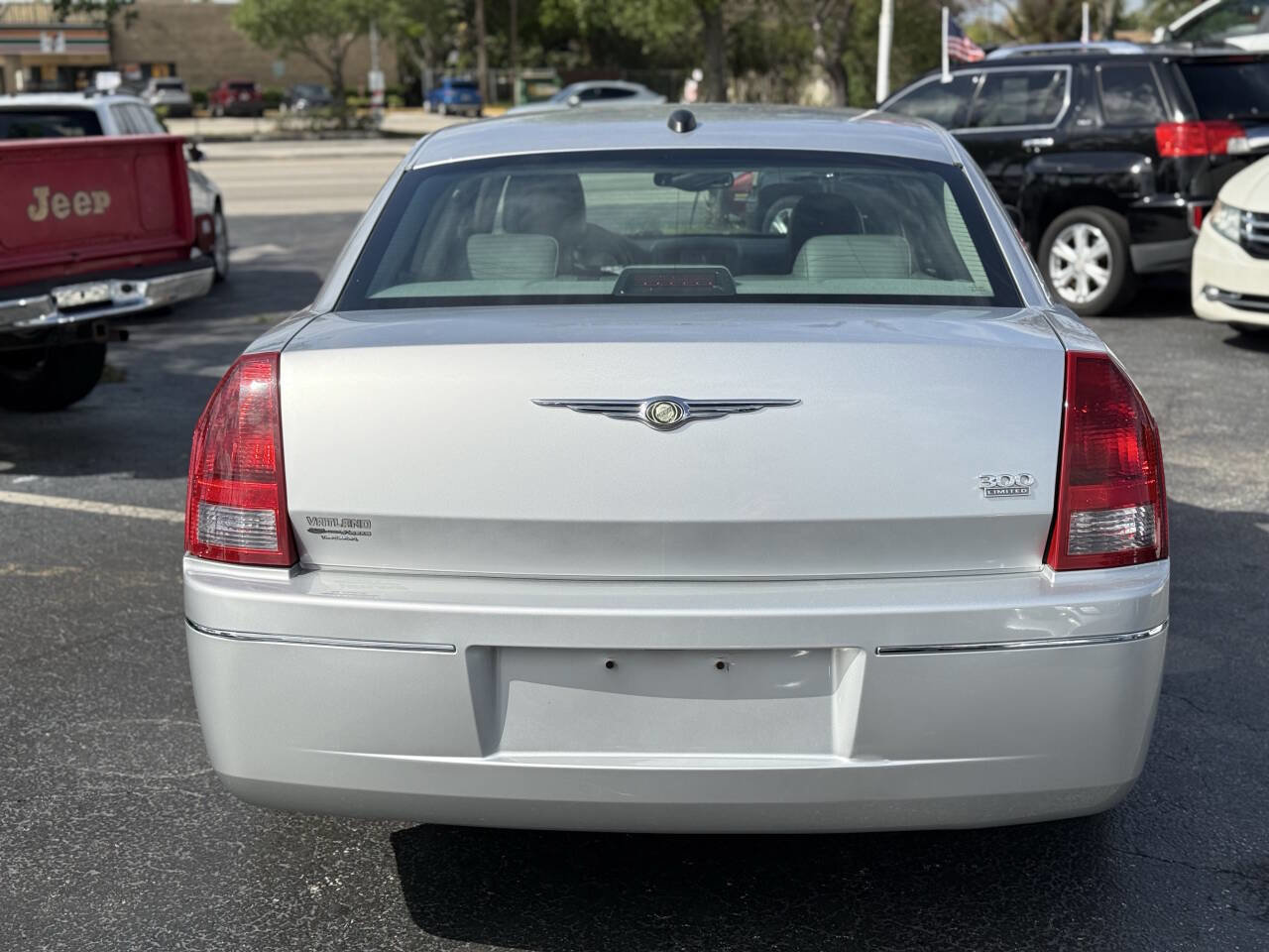Used 2005 Chrysler 300 Touring RWD image 6