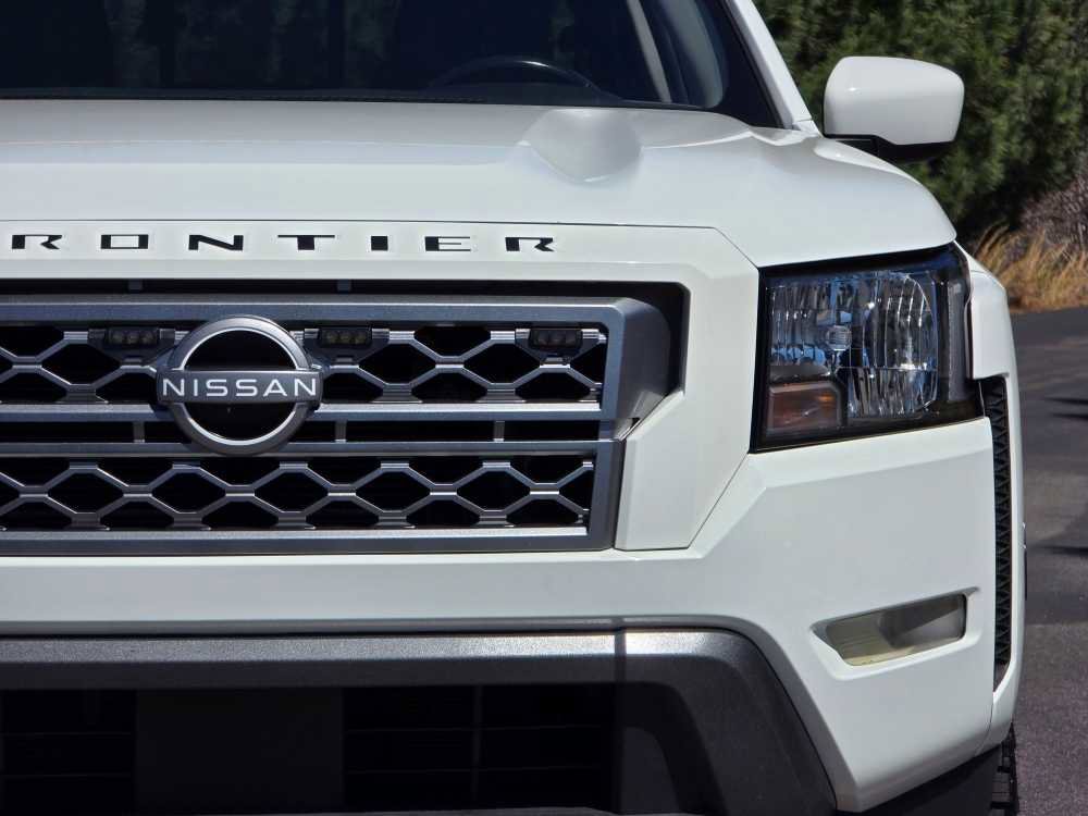 Used 2023 Nissan Frontier SV w/ SV Convenience Package RWD image 3