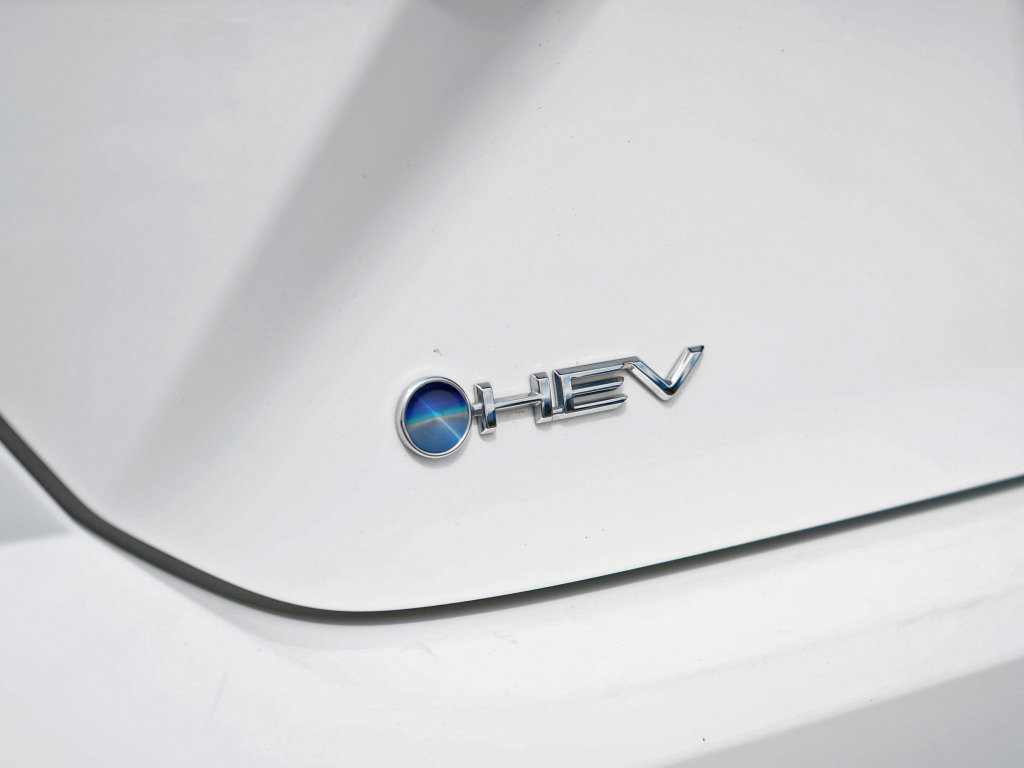 Used 2025 Toyota Camry LE FWD image 30