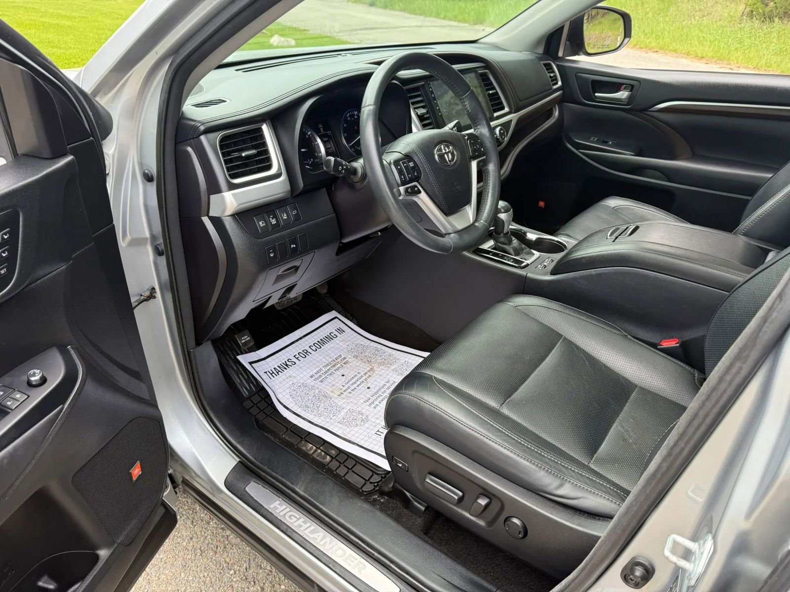 Used 2015 Toyota Highlander Limited w/ Driver Technology Package AWD/4WD image 7