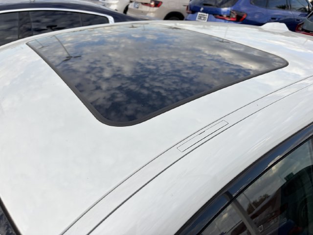 Used 2024 BMW i4 eDrive40 w/ M Sport Package RWD image 9