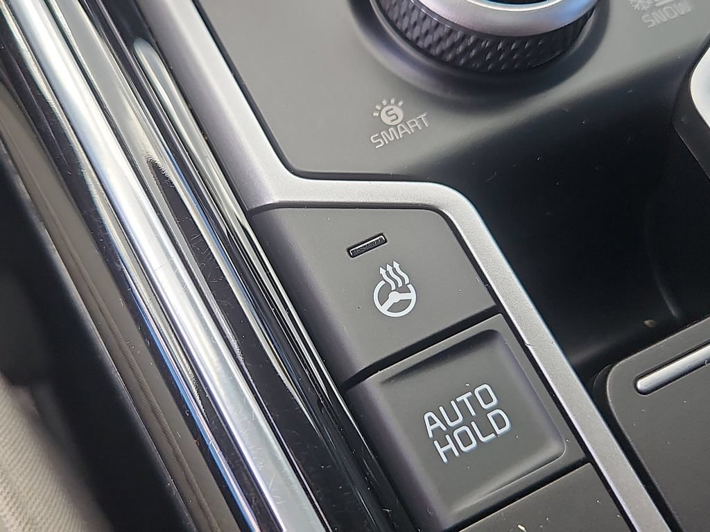 Certified 2023 Kia Sorento SX Prestige w/ Panoramic Sunroof Package AWD/4WD image 17