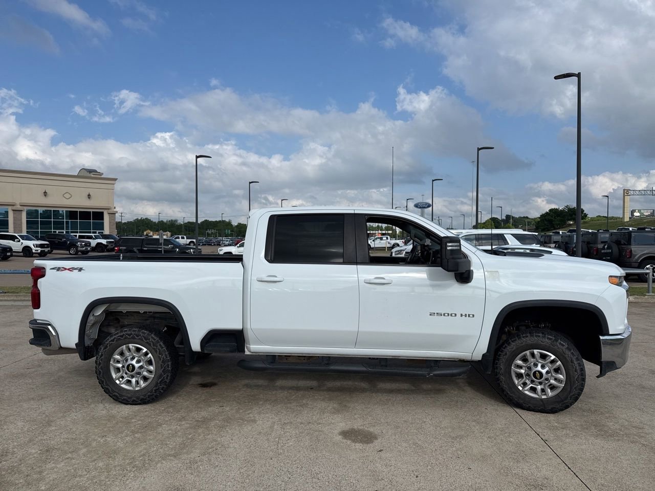 Used 2020 Chevrolet Silverado 2500 LT image 17
