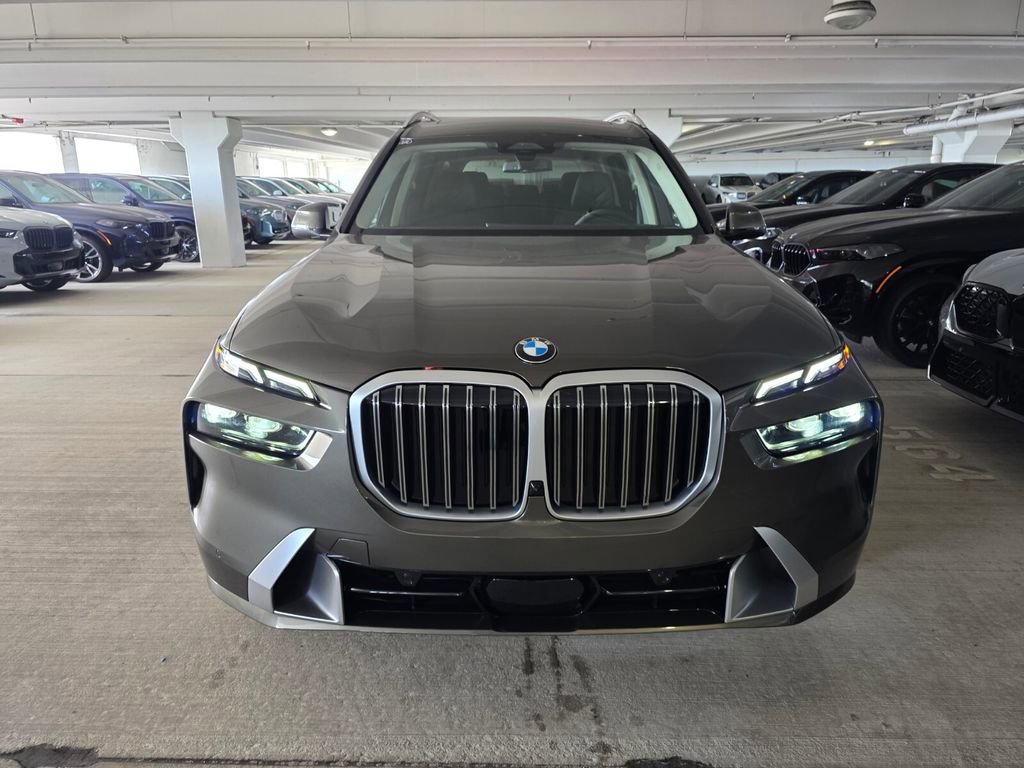 New 2026 BMW X7 xDrive40i image 2